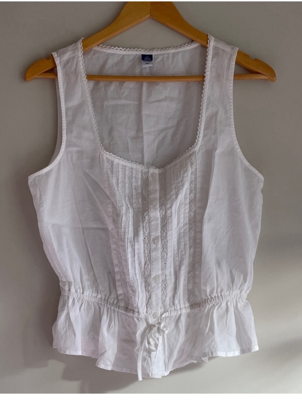 Old Navy Tie-Waist Lace-Trim Top in White 🦢 • Size M Tall